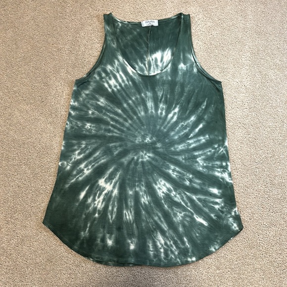 Zenana green tie-dye flowy tank size M - Picture 3 of 10